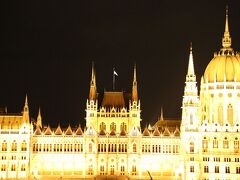 Day-7 Night cruise
【House of Parliament】
こちらは、光が強すぎて　ピントが~（笑）