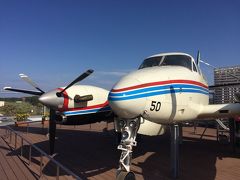 屋上には展示施設があって飛行機が飾ってあります。