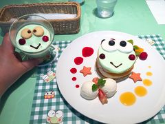 悩んだ挙句、「けろっぴのお洒落パンケーキプレート」と「けろっぴのメロンスムージー」を注文。　

パンケーキプレートは、ちょっと前に行ったぐでたまカフェでけろっぴとコラボしてたメニューと大して変わらない感じだけど、こっちの方が繊細な味がして美味しかったです!