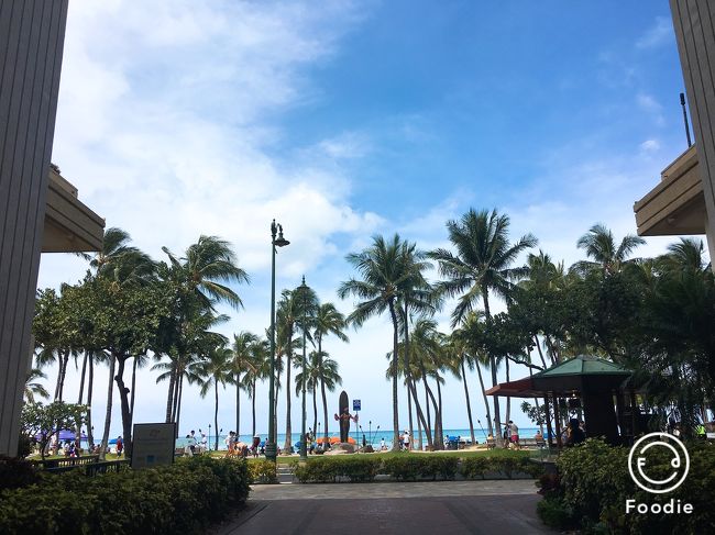 ラナイでのんびりしたあとは早速アラモアナへお出かけ。<br />さくっとお土産を買いにいきます～