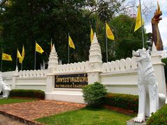 ナーンの市街地から東に2km、ナーン川を越えて到着したのはWat Phra That Chaeheang。
タイ北部とミャンマー(午年のみ）には干支それぞれを祀る寺院が点在していて、うさぎ年生まれの人はここWat Phra That Chaeheangを参拝すると大きな徳が積めるとされており、人生で一度は訪れたい場所と言われている。
