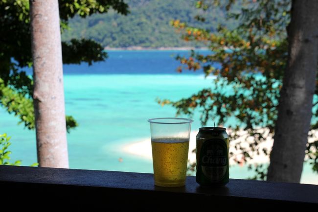 ☆Sandbar View from Mountain Resort , #16 @ Koh Lipe Thai<br /><br />ただぼ～っとしていると<br />『チコちゃん』に叱られそうなので<br />『チコちゃん』には絶対マネできないビールでも飲みながら<br />ぼ～っとしましょかね(^^ゞ。