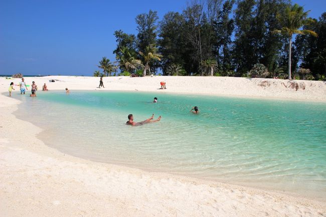 ☆Karma Beach View from Sandbar @ Koh Lipe Thai<br /><br />砂州側からAndaman Resort方面（Karma Beach)を望んだ構図です。