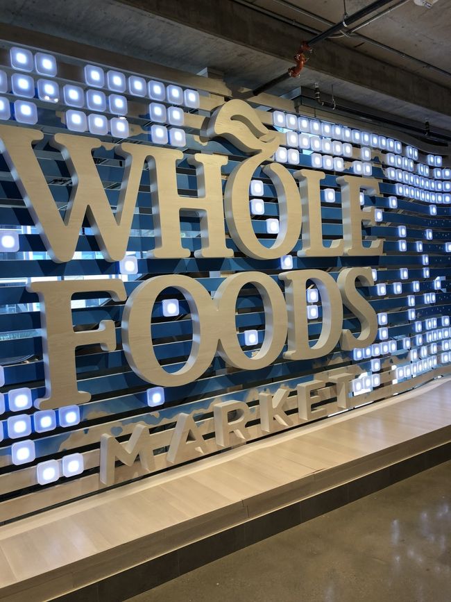新しくできたホールフーズがソルトから徒歩10分くらいだったので、歩いて行って見ることに。