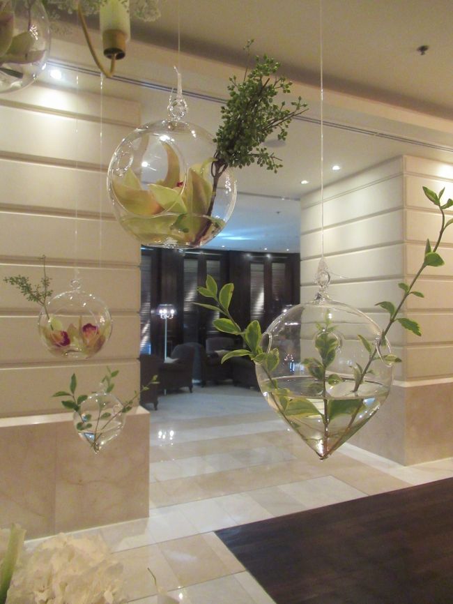 おしゃれ～。<br />お花も素敵ですが、ロビーもラウンジの入口も、おトイレも、ステキな匂いに包まれてました。それだけで良い気分になります。