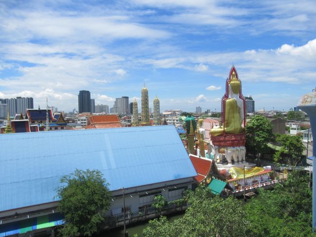 近くにあるワットクンチャン。帰国してから調べたらなかなか興味深い寺院でした。<br />行ってみればよかった、、、次回はぜひ行ってみたいと思います。