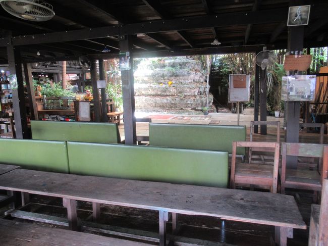 だーれもいません（笑）人形劇もいつやるのかな？？