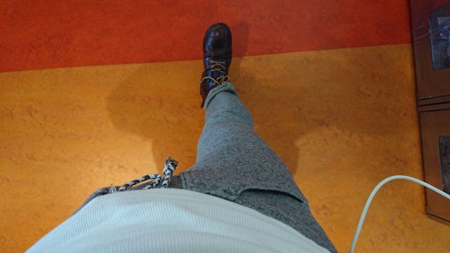 今年から導入のスエットズボンです。