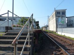 次に車で10分くらいのところにある、長良川鉄道 越美南線の簡素なホーム。