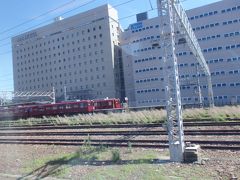 大垣駅にて養老鉄道。
そういえば、養老鉄道についに新車・東急電車導入だそうですね。まずは半分が置き換わるとか。
元近鉄沿線居住者としては是非行って両車の乗り比べをしなくては。いや、まずは引退車両に乗りに行くほうが先かな。