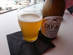 時間があったので
パワーラウンジ
まだ新しくて綺麗
そして広い
でも、ビールは、クラフトビールのみになってました
あっちなみに
お弁当持ち込みOKです