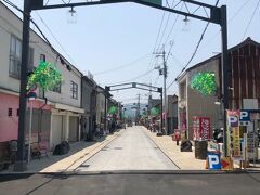 ということで初の鳥取県に入り、駐車場にレンタカーを停めて炎天下の中、水木しげるロードに到着です。