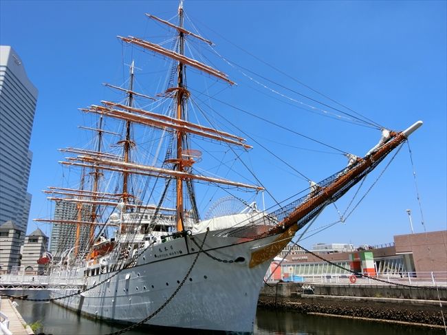 みなとみらいへ移動し、今度は日本丸へ。こちらも初乗船。