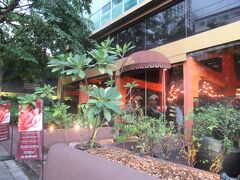 メイワリーから歩いて１分ほど、アジアハーブアソシエーション　スクンビット５５トンロー店です。