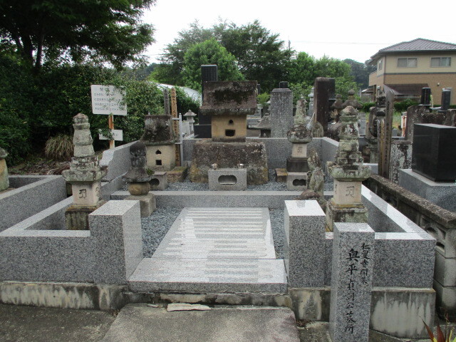 上野西吉井 奥三河に移住し山家三方衆の一角として家名を挙げた奥平貞訓がかつての本貫地である西吉井公田に創建し現在地に移転した『仁叟寺』散歩