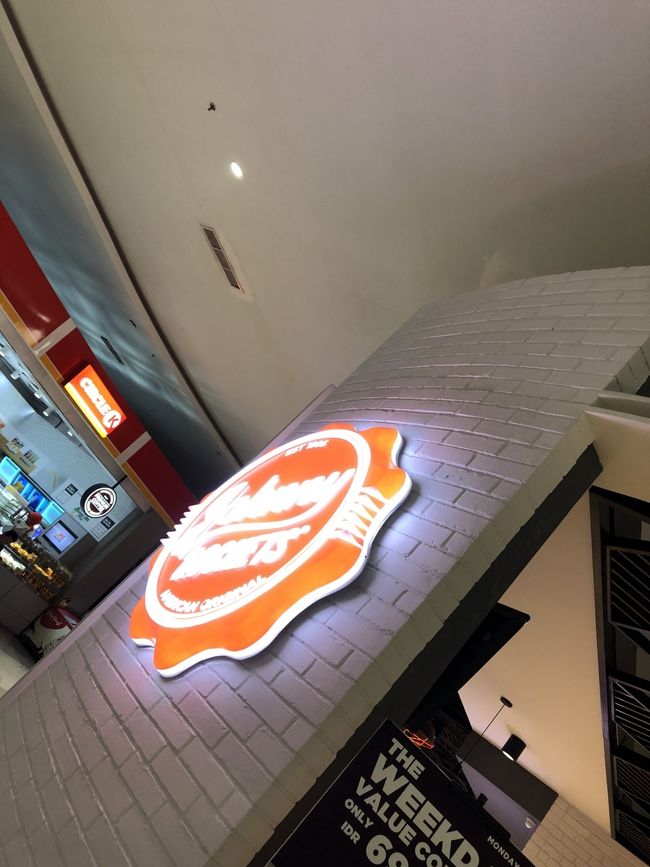 2階のハンバーガーやさん<br /><br />ガラガラです( T_T)＼(^-^ )