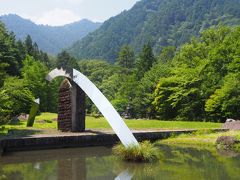 近くに奇妙なオブジェが並ぶ公園が‥。「寝覚の床美術公園」というらしいですが、無くても良かったのでは‥。