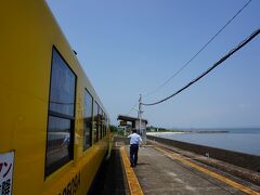 古部駅。
ここも海が近い。