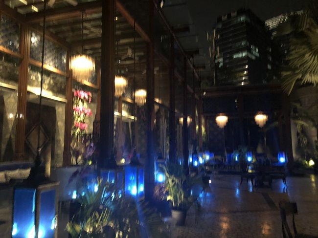 レストラン屋外の席