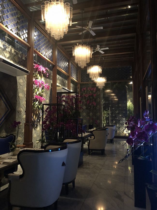 この部屋は<br />オーキッドルーム<br /><br />すっごい<br />お金かかっているんだろうなぁ。。