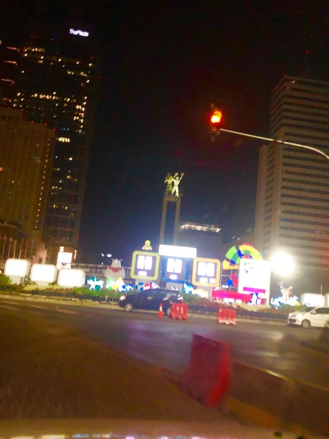 久々の再会に<br /><br />ゴージャスなディナーとバー<br />至れり尽くせりの　夜でした。