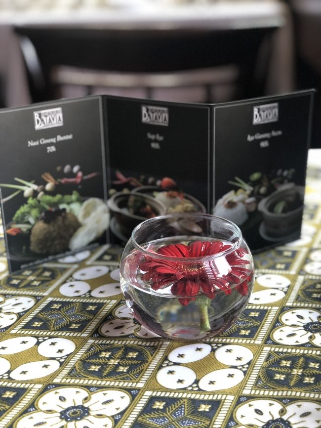 卓上花も　絵になる