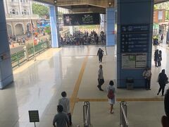 Juanda駅で降ります