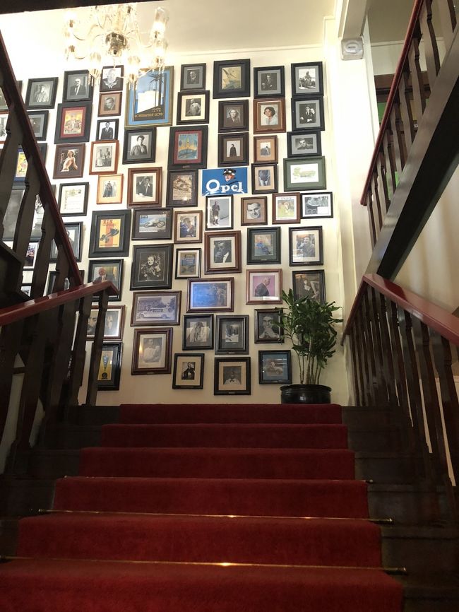 1階が禁煙　とのことだけど<br /><br />もちろん　明るく　景色の見える２階へ