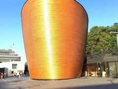 もしかしたらまだ入れるかな？と思ってカンピ礼拝堂に。
妙に青空に映えるのは木造が温かみのある暖色系だからですかね～。