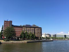 宿はこちら。
今回はちょっと奮発してHilton Helsinki Strandに泊まります。
と言っても、セールで安い時に予約しました(^_^;)

短い滞在時間で効率的に観光するには便利な宿です。
ハカニエミに近いので、メトロもトラムも使い勝手が良い場所です(^ ^)b