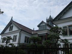 新潟県政記念館
レトロな建物で興味津々でしたが
この日は休館日でした。残念。