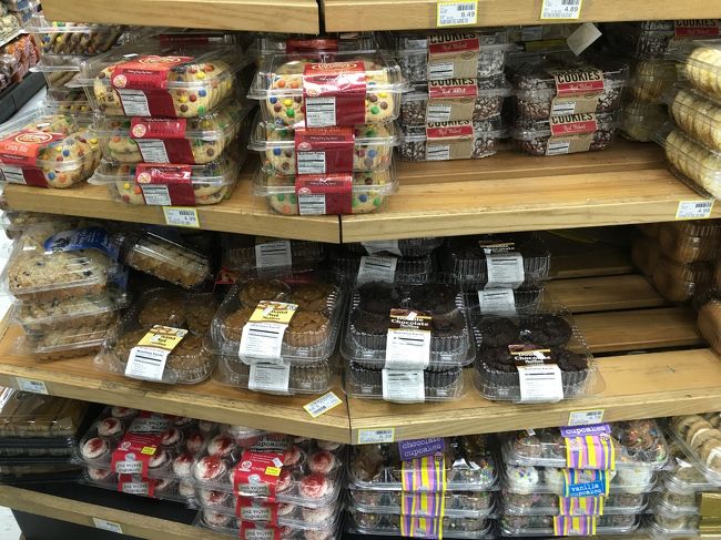 お菓子売り場。