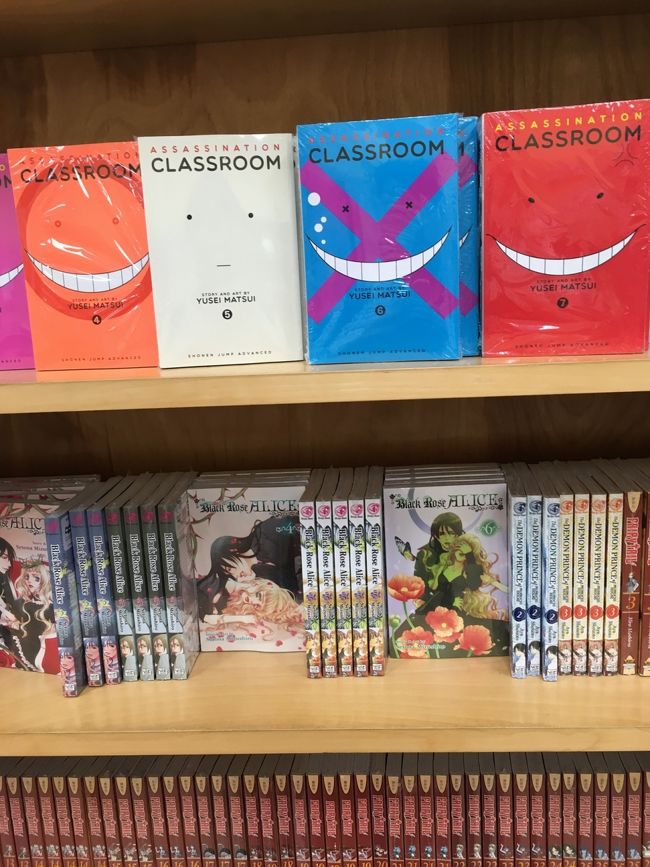 GPO内の本屋『ベストセラー』。<br />日本の漫画が結構あって、おお！こんなのもあるのか！と楽しいです。<br />意外とお土産にしても面白そうですね。<br />暗殺教室！