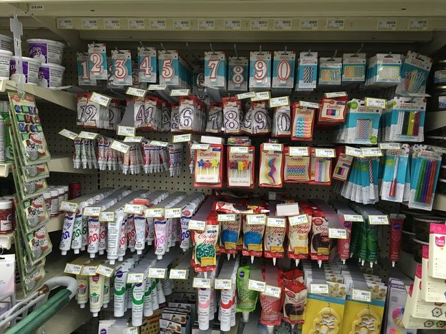 製菓材料もたくさん！全部欲しかったけどグッと我慢…。<br /><br />夕食はマイクロネシアモールのフードコートのタコベルで。<br />余裕で食べられるかと思ったらボリュームいっぱい！お腹いっぱい！<br />