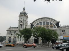 駅を降りると、かつての北京正陽門東駅だった
鉄道博物館があります。
時間があったら入りたかったけど・・・今回はパス！