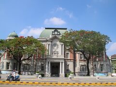 次は歩いてすぐの台南州庁舎。
今の台湾文学館です。
