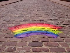 橋の上の虹。親しい友達がLGBTで、一気に身近に感じるようになった。
差別・偏見がない世界を望むよ。

