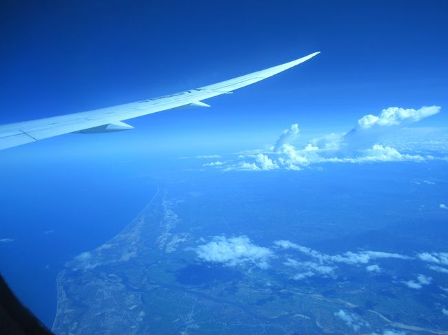 あっというまの３泊４日。<br />仕事の関係でなかなか連休取りづらく、今まで弾丸日帰りや一泊、頑張っても２泊の旅ばかり。<br />でも、やっぱり旅行病なので治療のためにも（笑）たっぷり楽しみたい、ということで今回はなにげに月またぎで連休とり４日間の旅行ができました。<br />飛行機の遅延もなく、雨にも困らず、ぼったくりにもあわず、タイの人みーんなに親切にしてもらい笑顔に癒されました。いつもホテルは寝るだけ、で良いと思ってたけど、今回は広いお部屋を予約していたので、ホテルも楽しみでした。そしてまさかまさかのアップグレードもしていただき、忘れられない思い出がまた一つ増えました。<br />今回行きたかったけど行けなかったところ、<br />マンダリンオリエンタルホテルの雰囲気味わいにホテルのロビーに行く。<br />マンゴータンゴでデザート<br />アフターユーでかき氷<br />MKでタイスキ<br />オートーコー市場<br />屋台でタイ料理<br />屋台でカノムクロック<br /><br />まだまだたくさんいきたいところが、、<br />またいつか、いや来年にでも、またルブアに泊まって今回行けなかったところリベンジしなくては！と思ってます。<br /><br />また今月から旅行病の会の積立開始しなければ！<br />楽しい旅仲間がいて幸せです。<br />またみんなで旅行行こうね～