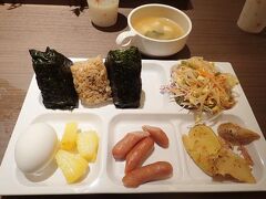 ２月２日朝。
滞在中のコンフォートホテル奈良の無料朝食バイキング。
無料にしては種類も多くて嬉しいです。