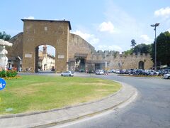 昔の門　フィレンチェです
多分ローマ門だと
ボルタ・ロマーナ