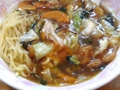 水戸駅から勝田駅へ移動し、夕食を摂ることに。
ケンミンショーで知ったスタミナラーメンを目当てに
訪れたのですが、注文したのは何故か“ウマニ冷やし”
中華丼のご飯を麺に変えたような一品。
今まで食べたことのない取り合わせですが、美味しかったです☆

食後、勝田駅から上りの列車に乗車して帰宅しました。
田代島の猫たちとリカちゃんキャッスルと、カワイイものに
出会えた旅でした♪


