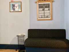 店内。

12時の開店と同時にすぐに満席になりました。