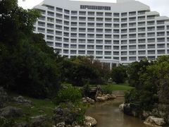 無事に石垣島に到着
ホテルへの道すがら、倒木など台風の爪痕を見ました。
石垣の皆さんに大きな被害がなければいいな、と思いながらホテルへ。

本日の宿泊先はこちら。
ANAインターコンチネンタルホテル石垣島
