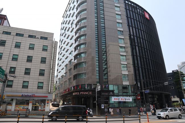 タクシーで50000ウォン。明洞駅前のプリンスホテル到着。ホームページから予約しました。2泊で220000ウォン。