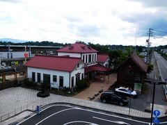 駅の隣に保存されている旧軽井沢駅舎。