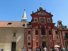 プラハ城で最も古い教会で、921年に建てられた聖イジー教会。