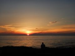 日本海に沈む夕日。2日目もいい天気でした。
明日は金沢です。