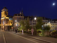 カトリックのサンピエール教会の夜景