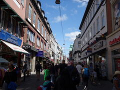 ストロイエ通りへ。
コペンハーゲン訪問後一番の人混み！
