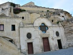 Chiesa rupestre di San Pietro Barisano

共通券の最後にやって来た洞窟教会。
ここも撮影不可とあってうるおぼえなのだが、右手にある小部屋のフレスコ画が鮮明に残されていて見応えがあった気がする。